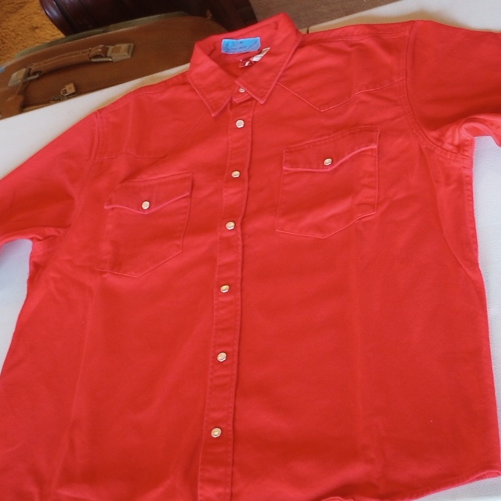Red denim size medium men's long sleeve collar button down cowboys shirt